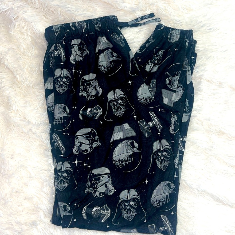 New!! ✨ “Star Wars” Pajamas Pants- Size Small